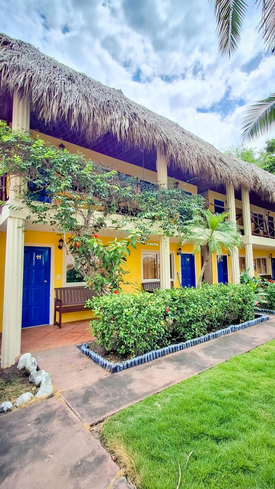 Hotel Cafe Del Sol Monterrico Exterior foto